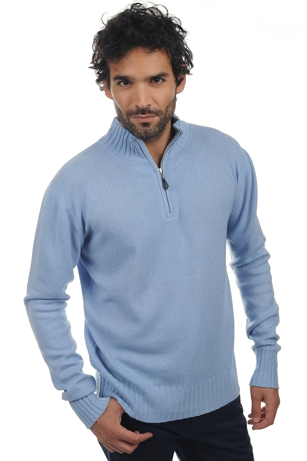 YakCharl en yak homme - ciel - Mahogany
