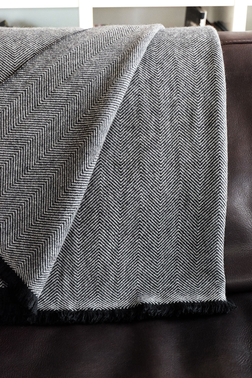 Erable 130 x 190 en cachemire mixte - noir-gris chiné - Mahogany