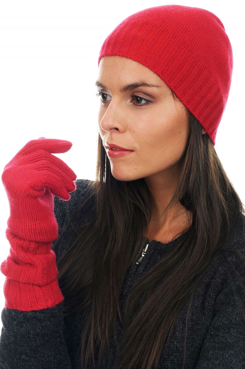 Cachemire accessoires bonnets tetous rouge velours 22 x 19 cm